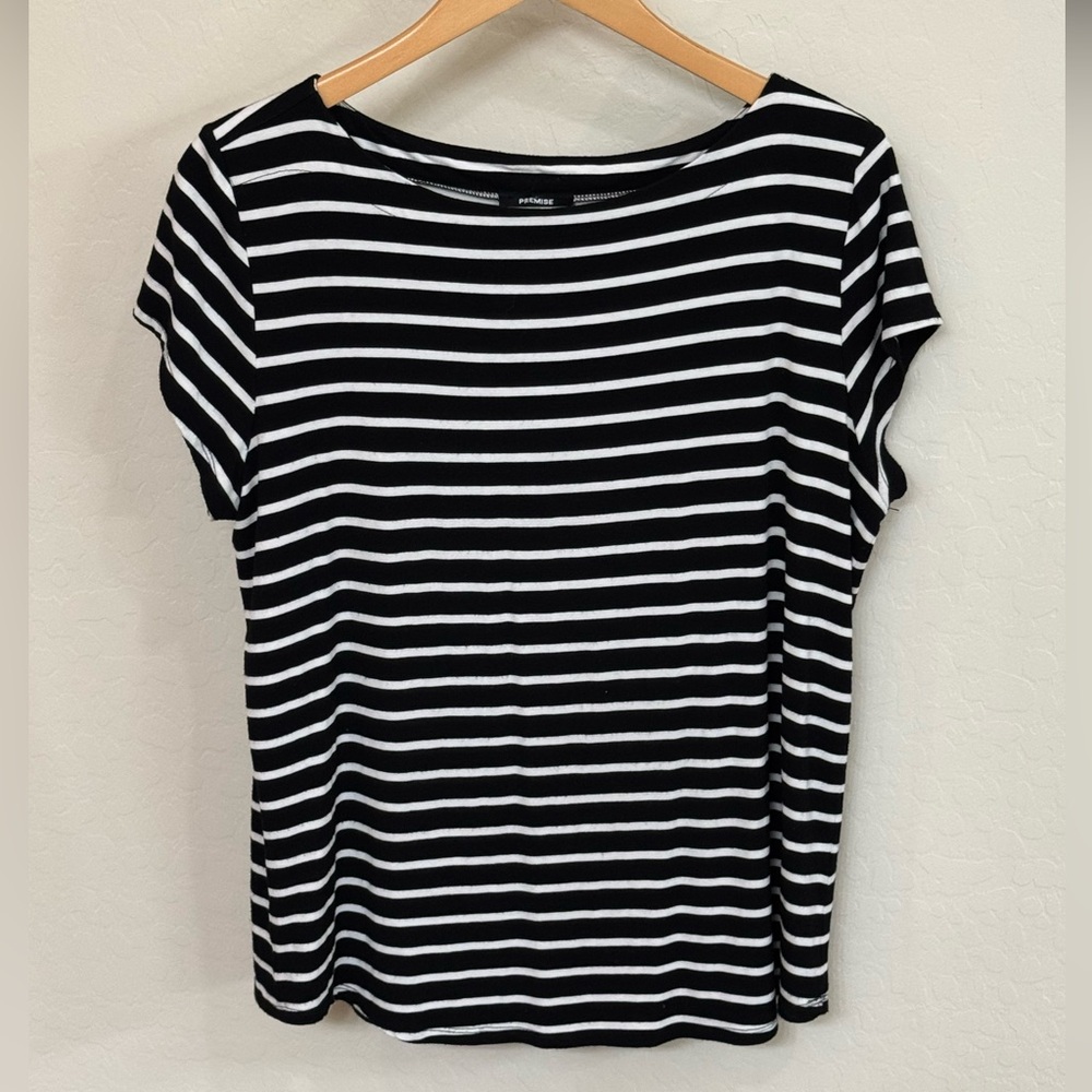 Premise Black and White Striped Short Sleeve Tee - Size XL - Excellent Condition